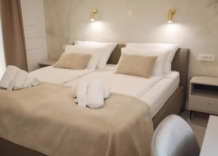 De Clave Luxury Apartment