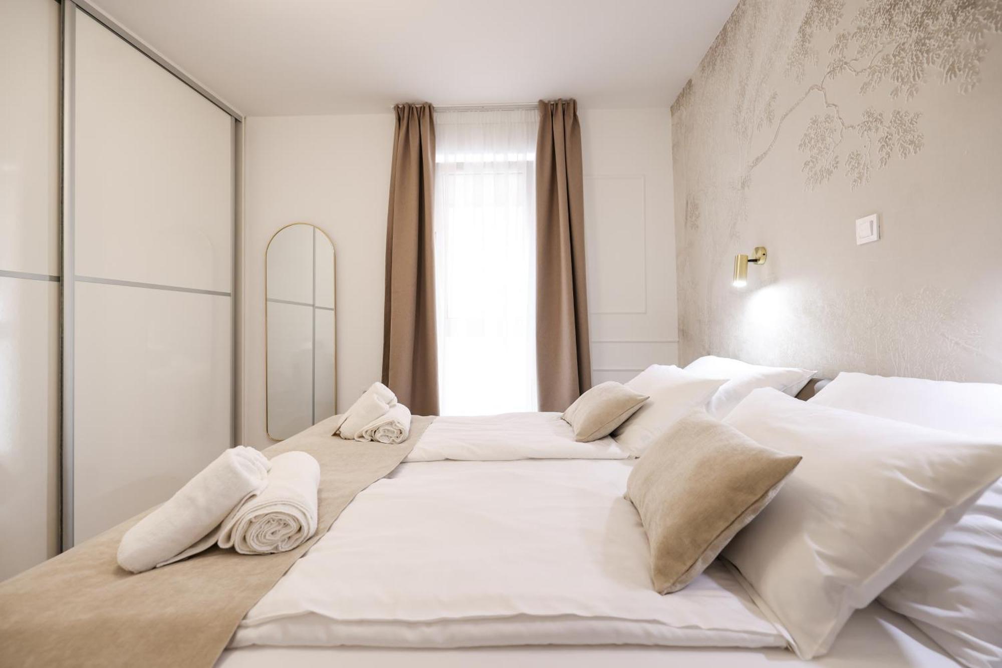 De Clave Luxury Apartment